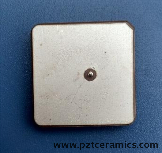 Material de cerâmica piezoelétrica da antena GPS