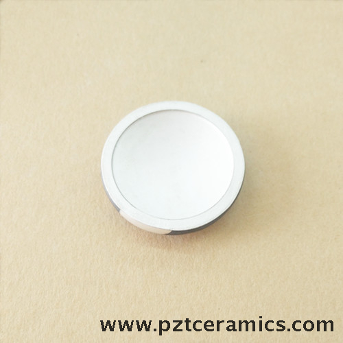 Cap de cerâmica piezoelétrica focada para instrumento cosmético ultrassônico