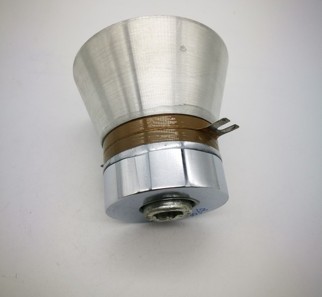 Transdutor de limpeza ultrass&ocirc;nica